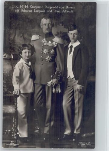 Kronprinz Rupprecht in Uniform von Bayern mit Erbprinzen