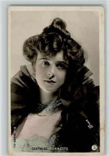 1905 Gertrude Bonnette Foto AK Haarmode