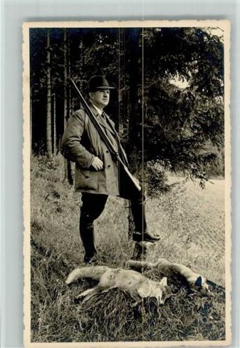 1936 Jäger mit elegten Füchsen AK