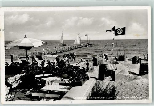 Timmendorfer Strand 1941 Hakenkreuzfahnen WK II