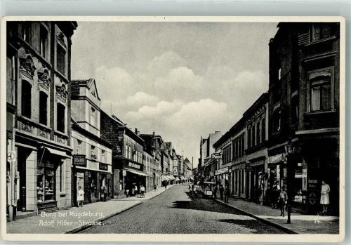 Burg Strassenansicht