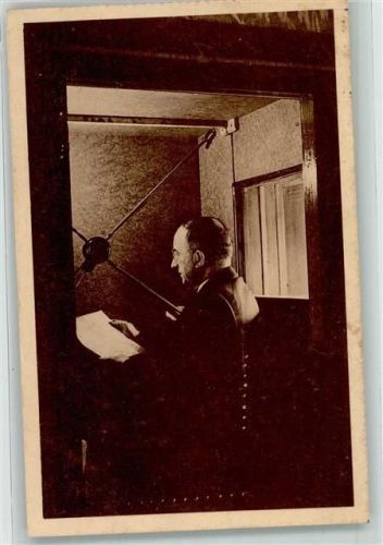 1934 Train Radio vor dem Mikrofon AK