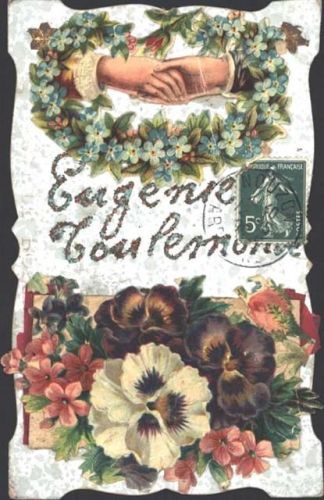 AK von 1908 mit zwei aufgeklebten Oblaten Frauen- und Männerhand im Blumenkranz Stiefmütterchen, Ränder geschwungen, Glitzerschrift