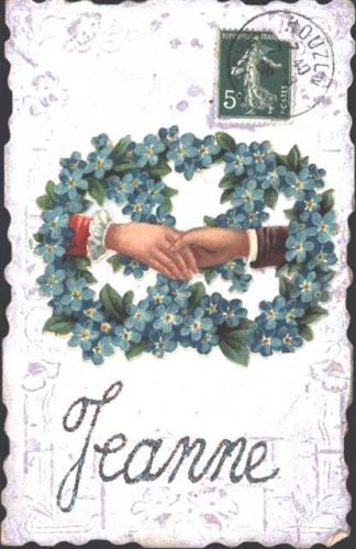 AK von 1908 mit aufgeklebter Oblate Frauen- und Männerhand im Blumenkranz, Prägedruck, Ränder geschwungen, Glitzerschrift