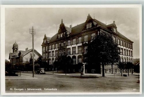St. Georgen Volksschule Litfaßsäule Oldtimer
