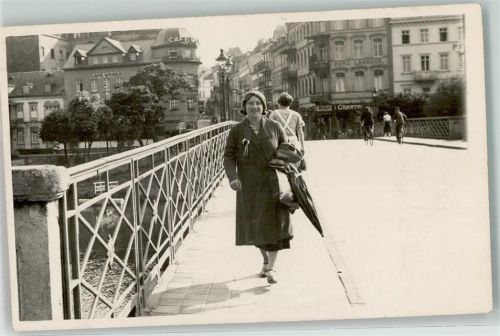 Bad Ems Brücke Frau Mantel Regenschirm Cafe Weber Ort handschriftlich