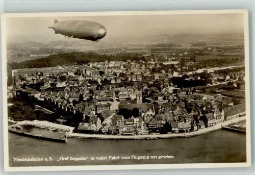 Friedrichshafen 1934 Luftschiff LZ 127 über der Stadt Fliegeraufnahme Strähle