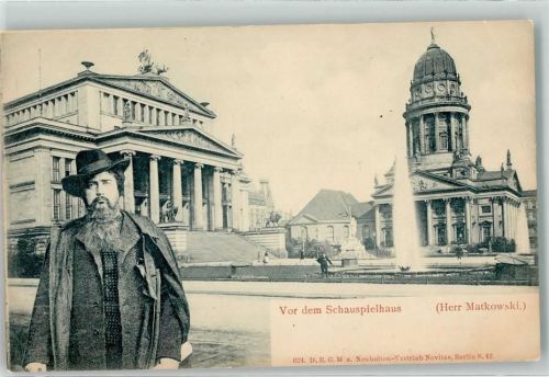 Berlin Mitte 1900 Adalbert Matkowski vor dem Schauspielhaus AK