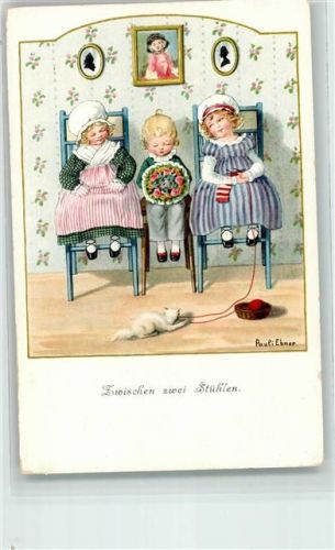 Verlag M. Munk Nr. 1270 Zwischen zwei Stühlen Kleiner Junge sitzt mit Blumenstrauß zwischen zwei Mädchen Stricken Katze