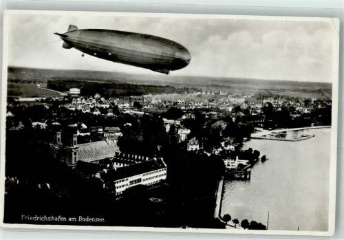 Friedrichshafen 1929 Luftschiff über der Stadt