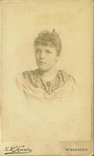 Wiesbaden Frau Fotograf L. W. Kurtz Friedrichstraße 4