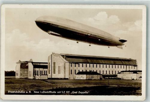 Friedrichshafen Luftschiff Graf Zeppelin LZ 127 über dem Hangar Verlag Weber & Co. Nr. 61960