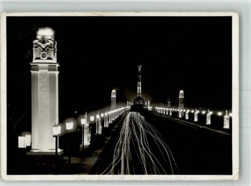 Tiergarten Ost-West-Achse mit Siegessäule im Festschmuck bei Nacht Fotograf Hans Hartz Verlag Hans Andres Nr. 965