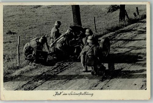 1940 Landser in Uniform bringen eine 3.7 cm Pak in Feuerstellung Fotograf Heinz Schröter Feldpost Danzig-Oliva
