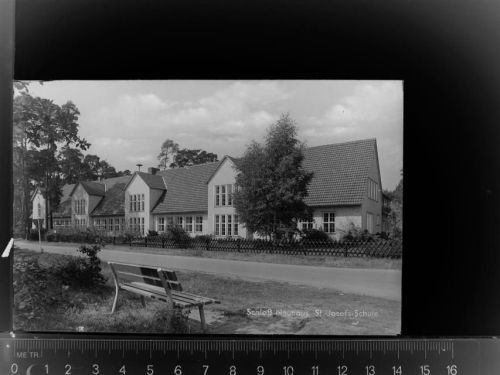 Paderborn Schloss Neuhaus. St.-Josefs-Schule