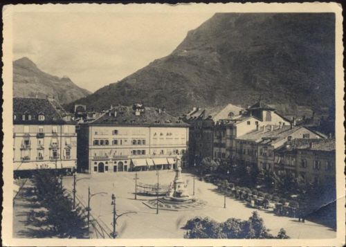 um 1920/30 Bolzano, Plazza Vittorio Emanuele, Südtirol (Southtyrol).,Leo Bährendt AKU2
