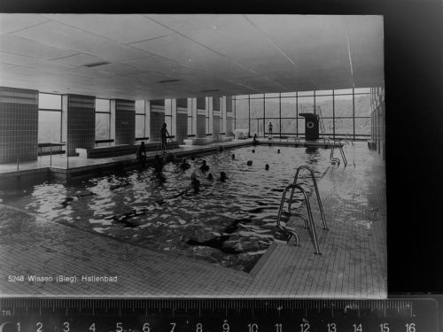 57537 W5248 Wissen , Sieg GLASNEGATIV Hallenbad