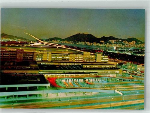 Hongkong Flughafen bei Nacht