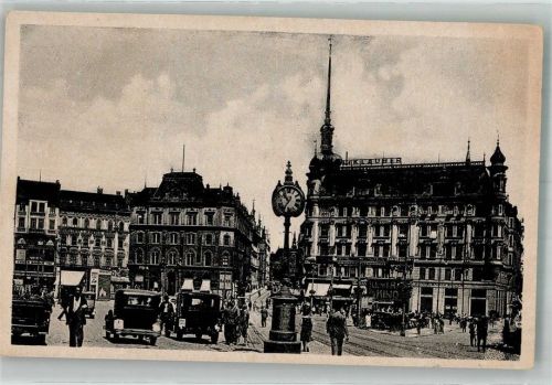 Brno 1945 Auto UhrturmViktoria-Platz