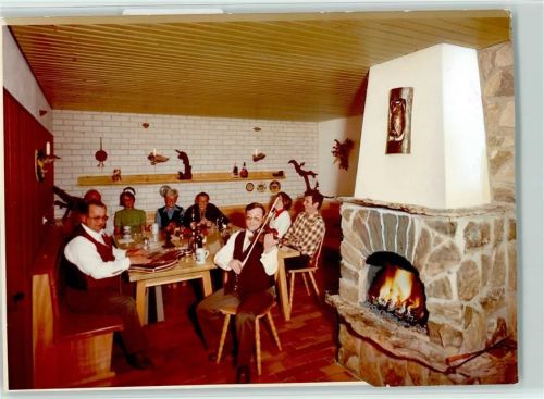 94269 W8371 Rinchnach FOTO KEINE AK Feriendorf Wenig Innenaufnahme Kamin Geiger