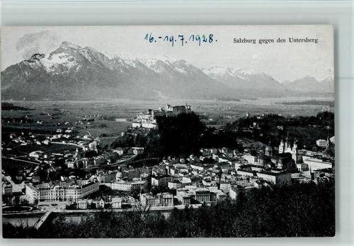 Salzburg Ortsansicht gegen den Untersberg