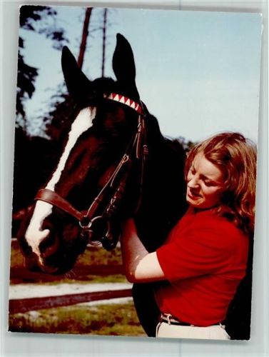 Steinfeld Frau mit Pferd