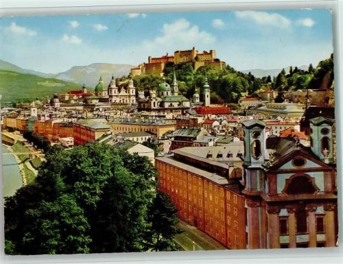 Salzburg Stadtansicht mit Rathausturm, Kajetanerkirche, Glockenspielhaus