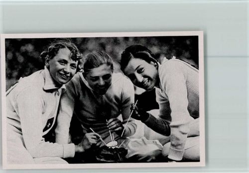 Deutsche Mädels beim Labe Trunk Olympiade 1936 Sammelbild Band II Gr.61