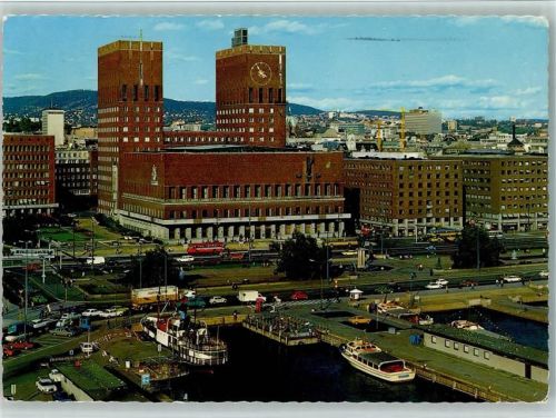 Oslo Rathaus Hafen Omnibusse VW Käfer