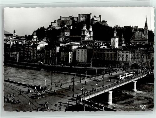 Salzburg Omnibusse und Straßenbahnlinie Staatsbrücke AKU2