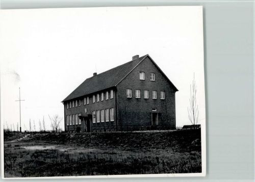 49733 W4472 Haren (Ems) - Flaggenmast vor dem Haus Foto 13 x 14 cm