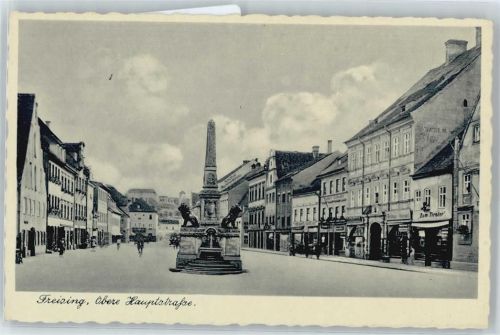 Freising Hauptstraße Denkmal Fahrrad Fußgänger