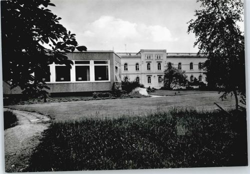 Woltorf Haus Baum Wiese