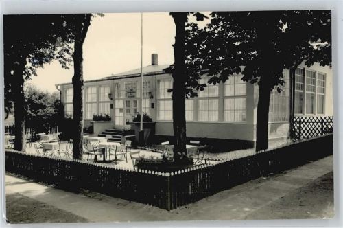 Altenhof Baum Zaun Haus