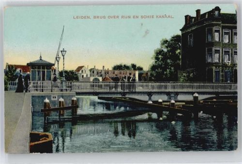 Leiden Brug over Rijn en Schie Kanal