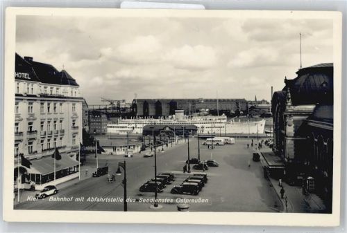 Kiel Bahnhof, Autos, Schiff