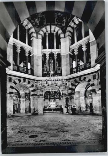Aachen Dom Durchblick durch das Oklogon