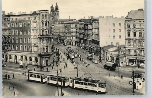 Magdeburg Hasselbachplatz, Strassenbahn, Stadtsparkasse, VW Käfer