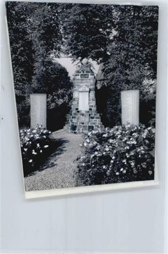 Hohenaspe Foto mit Negativ, Ehrenmal