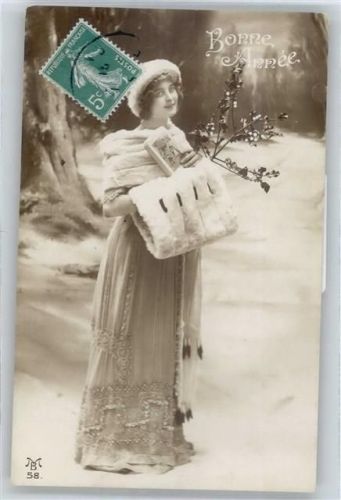 Frau mit Buch AKU2 Muff
