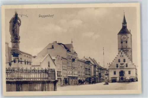 Deggendorf MArktplatz, Luitpold-Brunnen