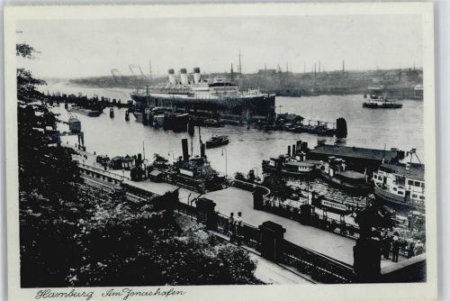 Hamburg Jonashafen Ozeandampfer