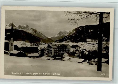 Seefeld Ortsansicht gegen das Karwendelgebirge Winteraufnahme