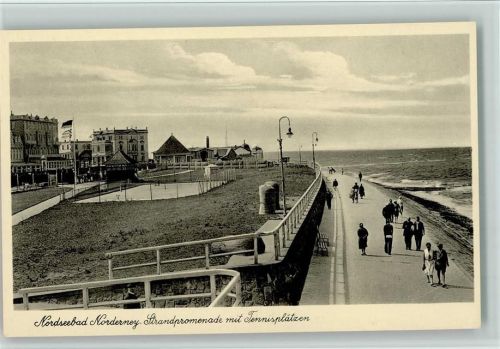 Norderney Strandpromenade mit Tennisplätzen