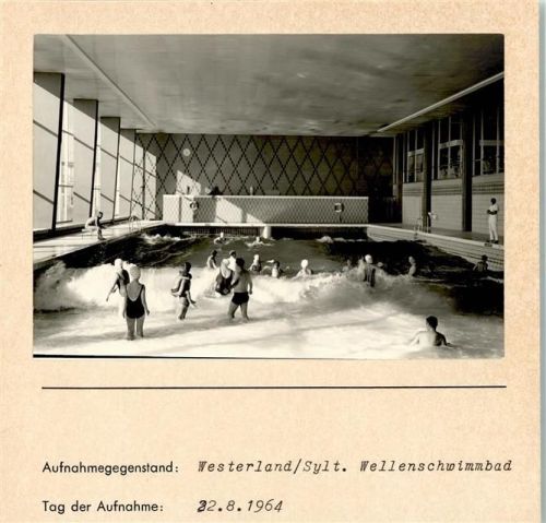 Westerland Wellenschwimmbad Innenaufnahme Foto montiert auf Karton