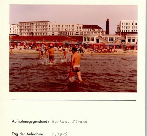 Borkum Strand mit Leuchtturm Foto montiert auf Karton