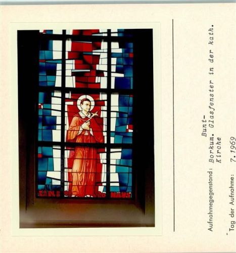 Borkum Buntglasfenster in der Kath. Kirche Foto montiert auf Karton