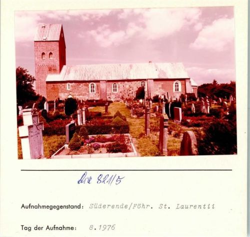 Süderende St. Laurentii-Kirche mit Friedhof Kirchen, Grabsteine, etc. Foto montiert auf Karton