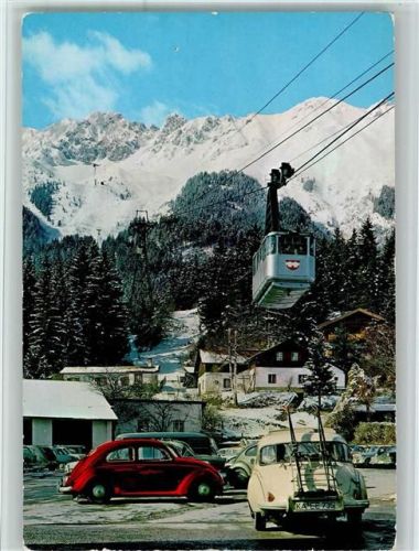 Innsbruck Nordkettenbahn Blick von der Talstation auf Nordkette Parkplatz VW-Käfer Winteraufnahme