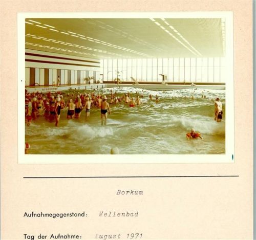 Borkum Wellenbad Innennaufnahme Badekappenpflicht Foto montiert auf Karton